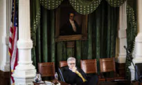 Texas Lt. Governor Vows to Pass Bill Requiring Ten Commandments in Public Schools