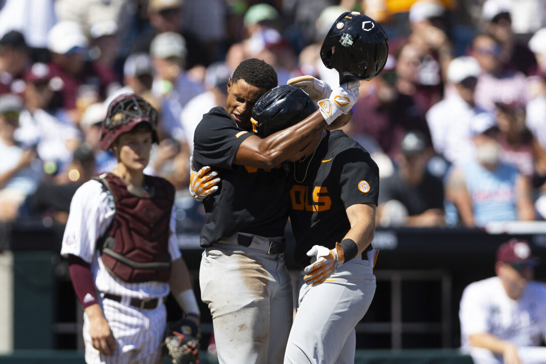 Tennessee Tops Texas A&M, Forces College World Series Finals to