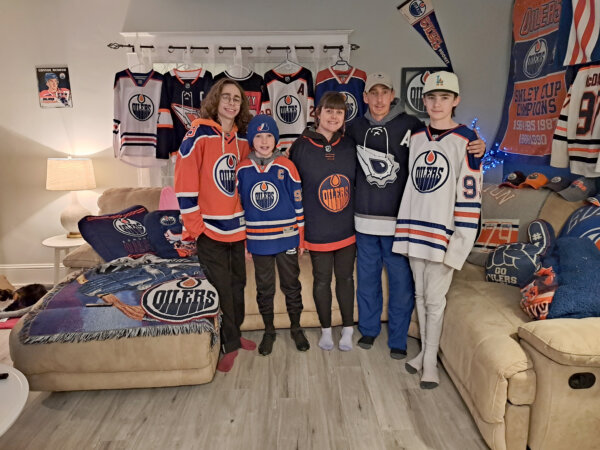 Canadians Throw Parties, Gather With Friends to Cheer on Oilers in Stanley Cup Final