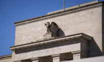 Fed President Points to Several ‘Warning Signs’ for Economy