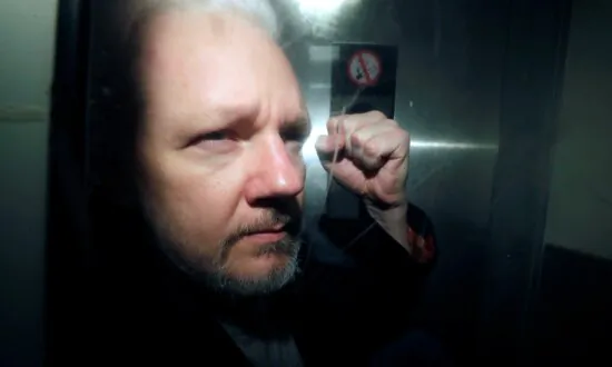 Assange Arrives at Saipan International Airport for His Court Hearing