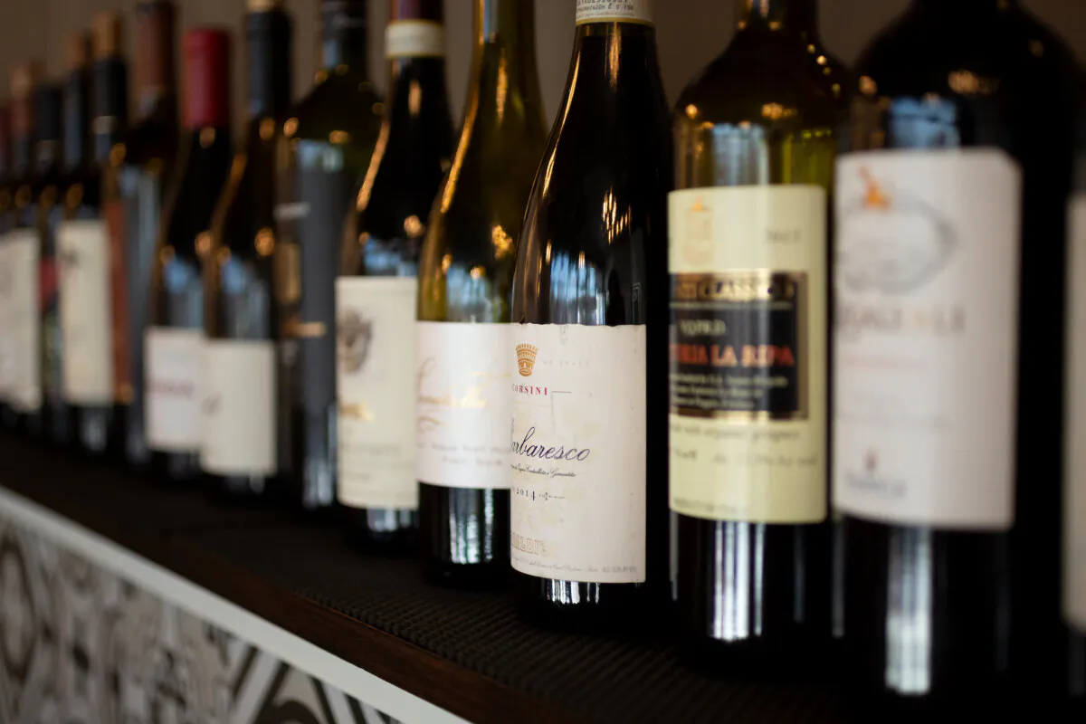 A sign in the supermarket indicating a wine as an award winner might not be telling the whole truth. (The Image Party/Shutterstock)