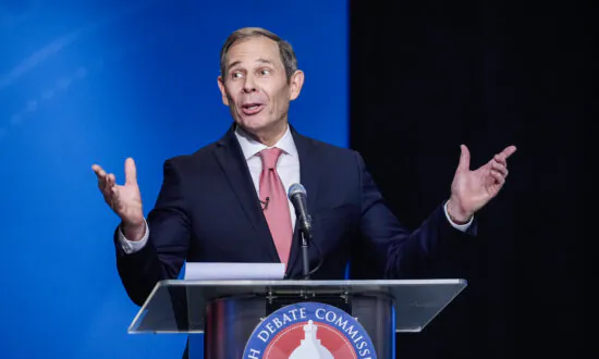 Rep. Curtis Wins Utah GOP Senate Primary in Race for Romney’s Seat