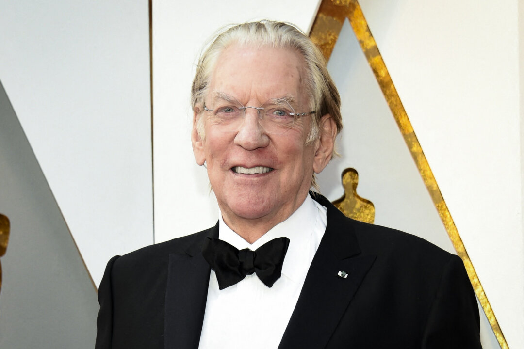Donald Sutherland Once Wore a Gas Mask to a Party to Avoid Cigarette ...