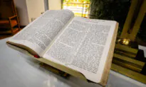 Oklahoma Purchases More Than 500 Bibles for Classrooms