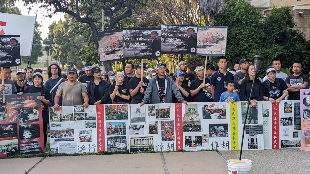 Rights activists hold a candlelight vigil to commemorate the 35th anniversary of the Tiananmen Square massacre in Beijing, in Los Angeles, Calif., on June 4, 2024. (Shawn Ma/The Epoch Times)