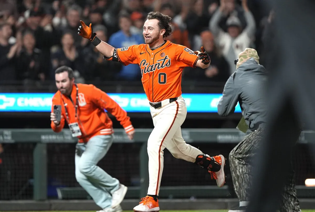 Brett Wisely (0) of the San Francisco Giants celebrates trotting around the base after he hit a two-run walk-off home run to defeat the Los Angeles Dodgers in the bottom of the ninth inning in San Francisco on June 28, 2024. (Thearon W. Henderson/Getty Images)