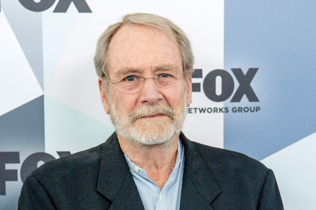 Martin Mull—Acclaimed Actor, Comedian, Painter, Musician—Has Died at 80 ...