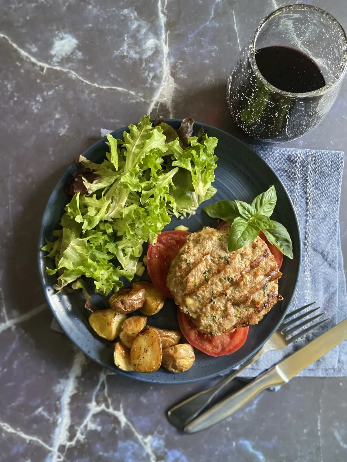 Enjoy this flavor-packed turkey burger with or without the bun. (JeanMarie Brownson/TNS)