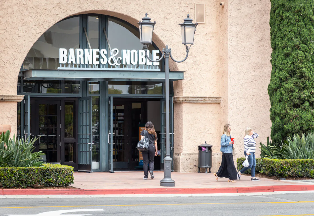 Shoppers walk past a Barnes & Noble bookstore at the Fashion Island mall in Newport Beach, Calif., on July 3, 2024. (John Fredricks/The Epoch Times)