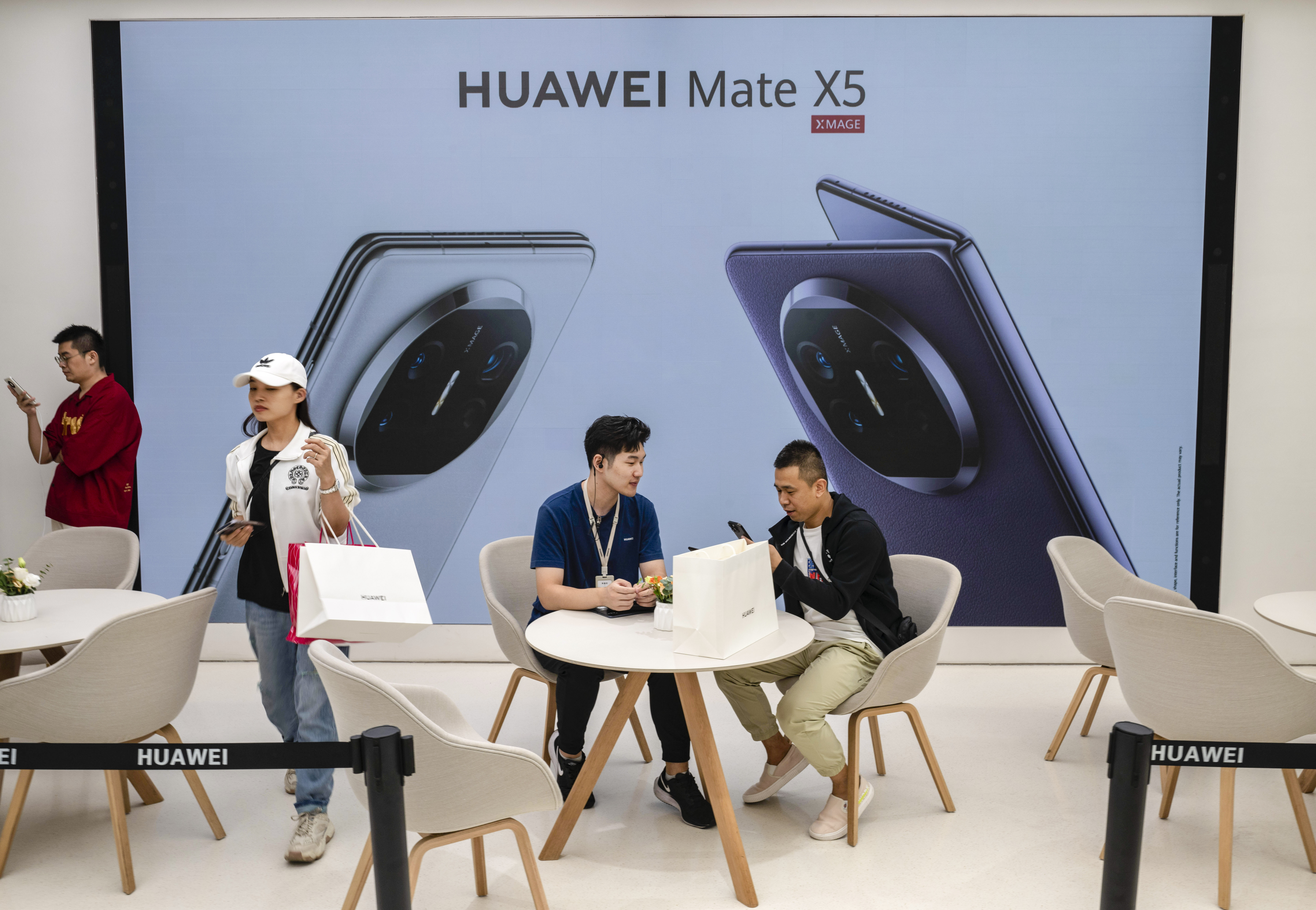 China S Huawei Unveils New Products
