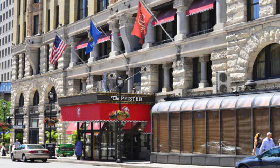 US Cities Where You’ll Pay More or Less for Hotels Versus Airbnbs