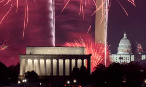 Thousands Gather in Washington for Fourth of July Fireworks