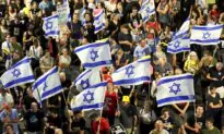 Israeli Leaders Debate Cease-Fire While Fighting Continues in Gaza