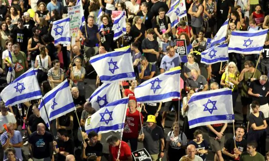 Families of Israeli Hostages March in Tel Aviv on Day of Israel-Gaza Cease-Fire Talks