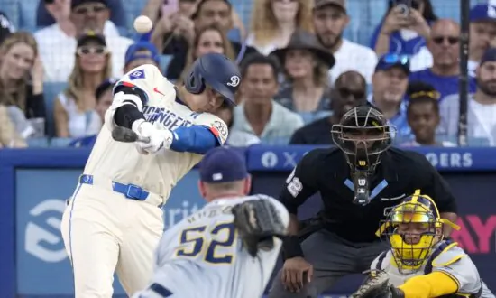 Ohtani, Vargas Homer in 8th, Smith Homers in 4th Straight At-bat, Dodgers Top Brewers 5–3