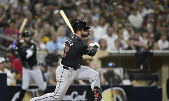Christian Walker’s 2-run Single in the 10th Gives the Diamondbacks a 7–5 Win Against the Padres