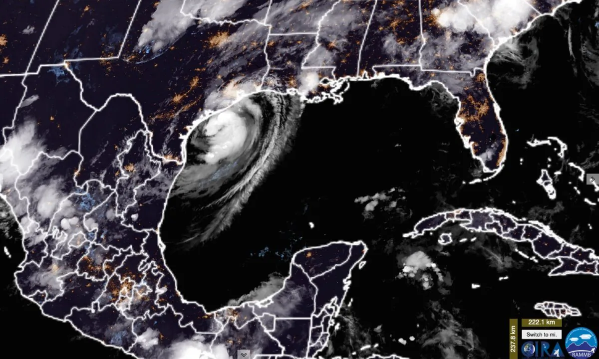 NOAA Satellite imagery of Hurricane Beryl moving toward Texas late July 7, 2024. (Screenshot via The Epoch Times/CIRA/RAMMB)