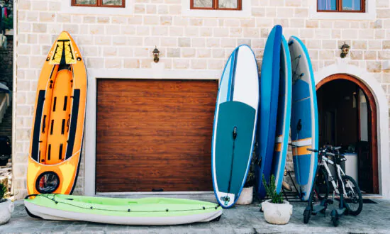 Don’t Take Financial Advice From a Guy in a Kayak
