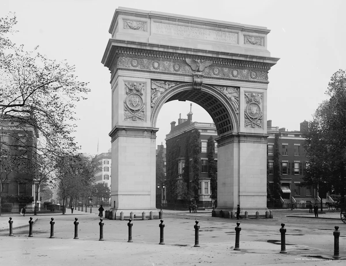 Washington Square Arch in New York City, circa 1901. Library of Congress. (Public Domain)