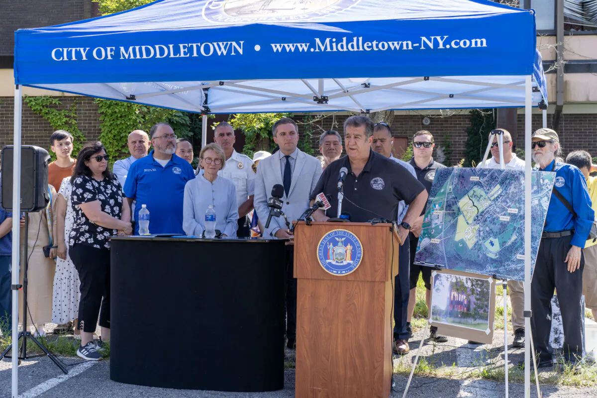 Middletown Mayor Joseph DeStefano speaks at a signing ceremony on the Middletown Community Campus in Middletown, N.Y., on July 8, 2024. (Cara Ding/The Epoch Times)