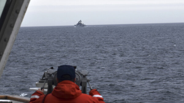 US Coast Guard Detects Chinese Military Ships Near Alaska