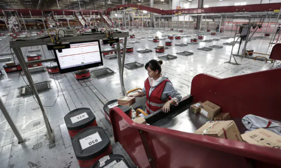 UK Retailers Urge Faster Crackdown on Cheap Parcels From China
