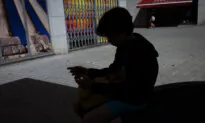 British Parents Make ‘No Phone’ Pacts to Keep Children Off Smartphones