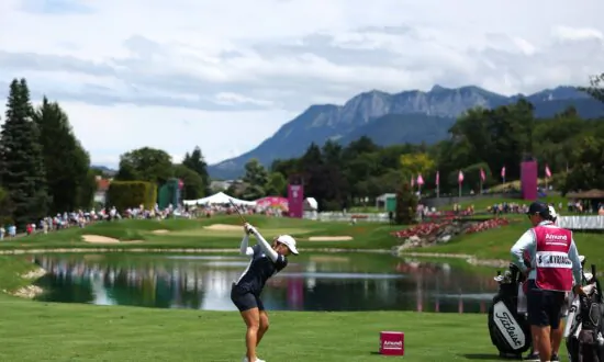 Stephanie Kyriacou takes third-round lead at Evian Championship