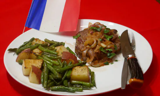 Steak With Shallot Sauce (Steak Aux Eschalot) With Potatoes and French Green Beans