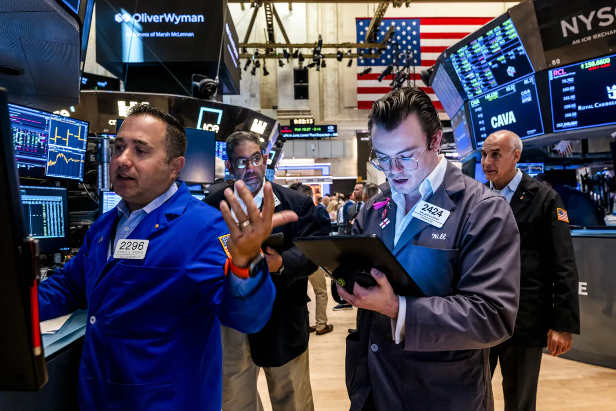 Traders work on the floor of the New York Stock Exchange in New York City on July 11, 2024. (Spencer Platt/Getty Images)