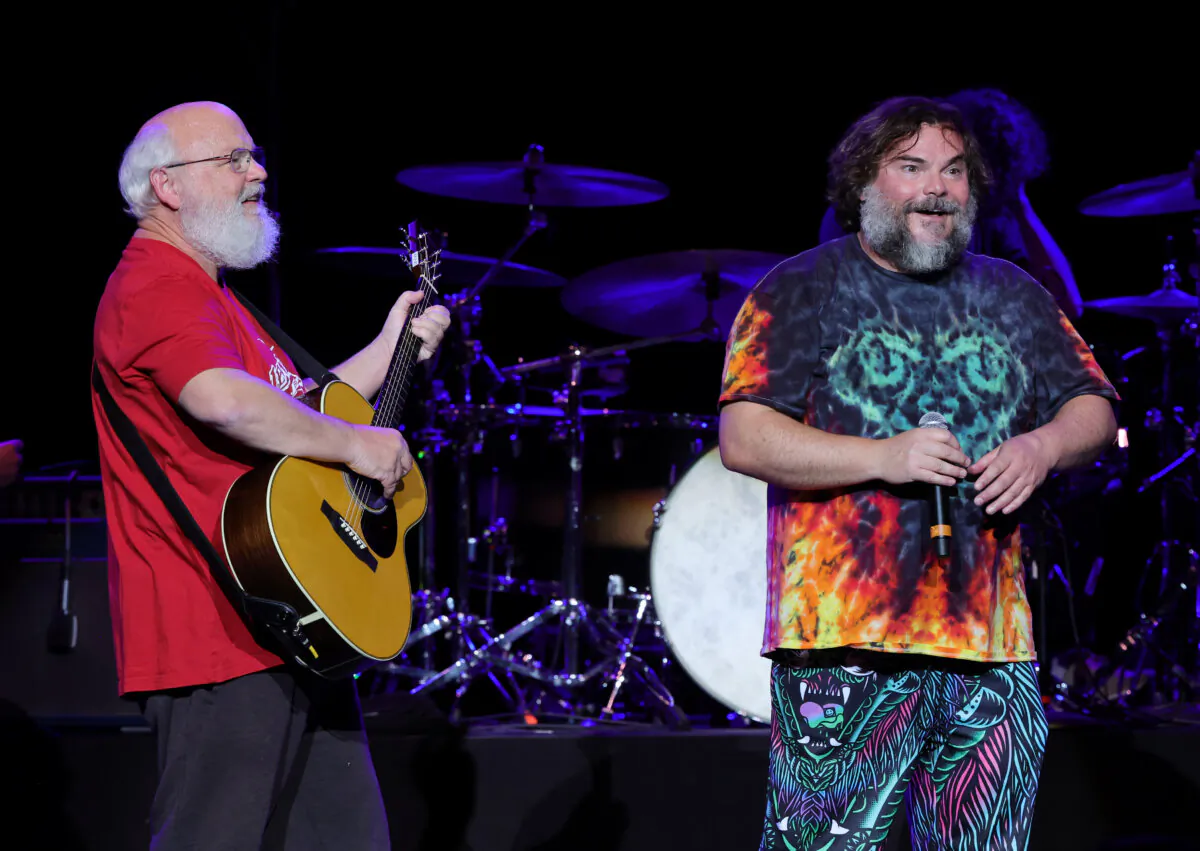 Actors/recording artists Kyle Gass (L) and Jack Black of Tenacious D perform at The Theater at Virgin Hotels Las Vegas in Nevada on Dec. 30, 2022. (Ethan Miller/Getty Images)