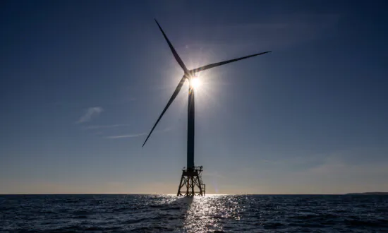 Vineyard Wind Turbine Breaks Up, Littering Ocean and Nantucket Beaches
