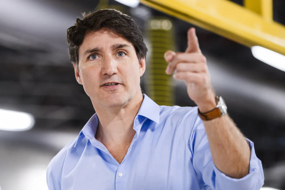 Prime Minister Justin Trudeau tours a York Region Transit facility in Richmond Hill, Ont., on July 5, 2024. (The Canadian Press/Christopher Katsarov)