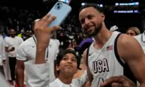 Curry Sets Tone in US Men’s Basketball Team’s Olympic Warmup Romp Over Serbia