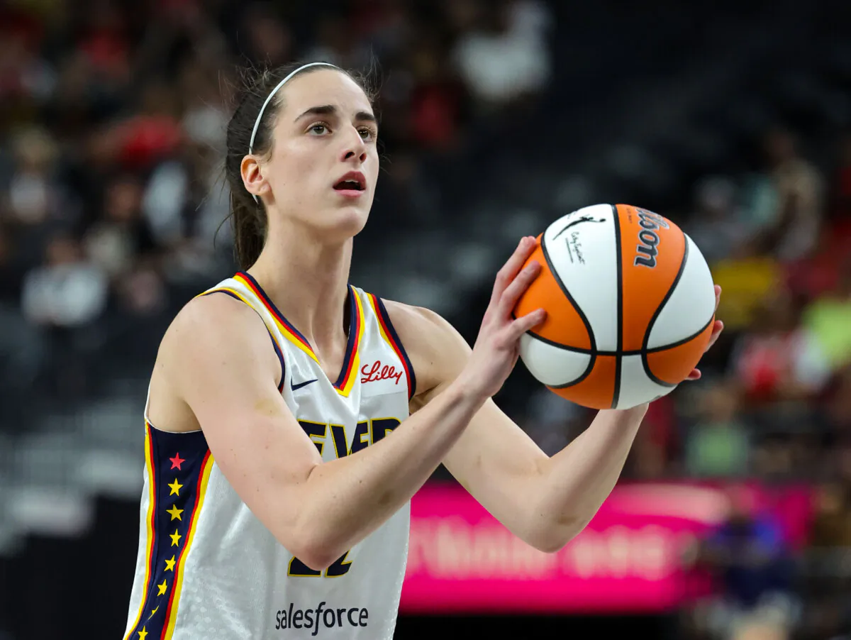 Caitlin Clark #22 of the Indiana Fever shoots a free throw against the Las Vegas Aces in the first quarter of their game at T-Mobile Arena in Las Vegas, Nev., on July 2, 2024. (Ethan Miller/Getty Images)