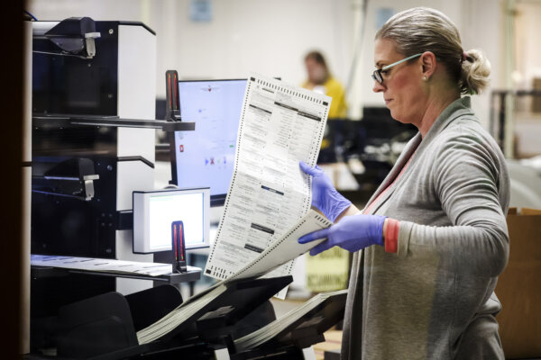 Arizona Officials Warn of Election Results Tabulation in Maricopa