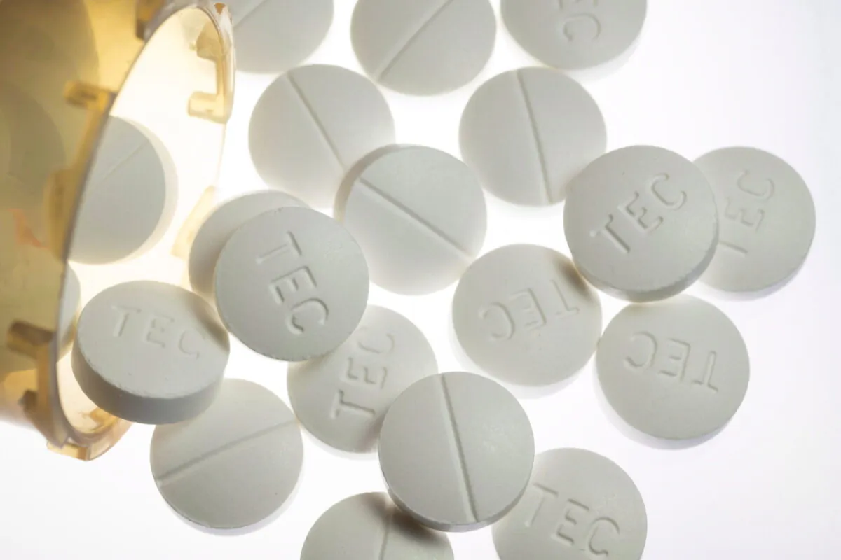 Prescription pills containing the opioid oxycodone are shown on Dec. 23, 2017. (The Canadian Press/Graeme Roy)
