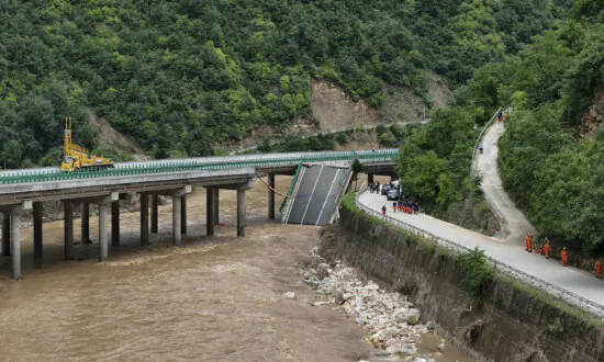 Partial Collapse of Highway Bridge in China Kills at Least 15