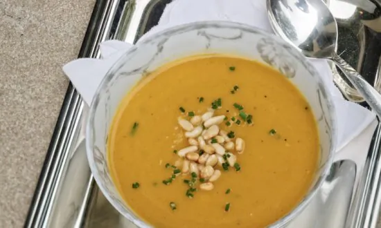 Geoffrey Zakarian’s Recipe for Butternut Squash and Apple Soup