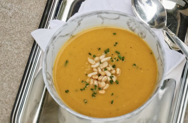 Geoffrey Zakarian’s Recipe for Butternut Squash and Apple Soup