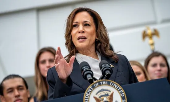 Pelosi Endorses Harris; NYC Delivery Drivers Band Together to Fight Crime | Business Matters Full Broadcast (July 22)