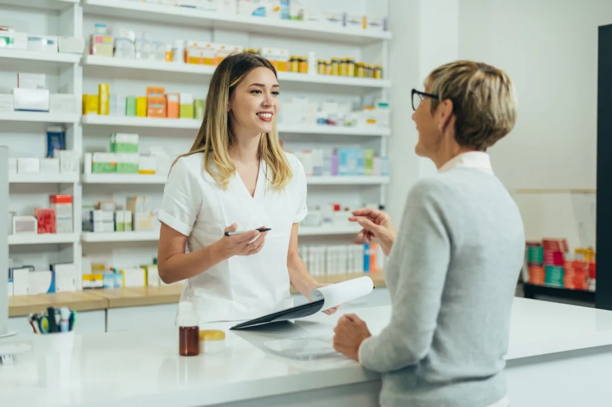 To save money on medication, be sure to ask your pharmacist about savings programs. (Zamrznuti tonovi/Shutterstock)