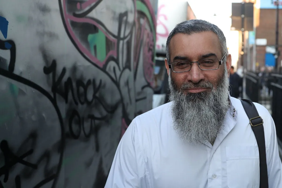 Radical cleric Anjem Choudary is seen leaving a probation hostel, following his release from prison, in London, on Oct. 19, 2018. (Daniel Leal/AFP via Getty Images)