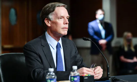 US Ambassador to China Calls for Release of Detained Falun Gong Practitioners