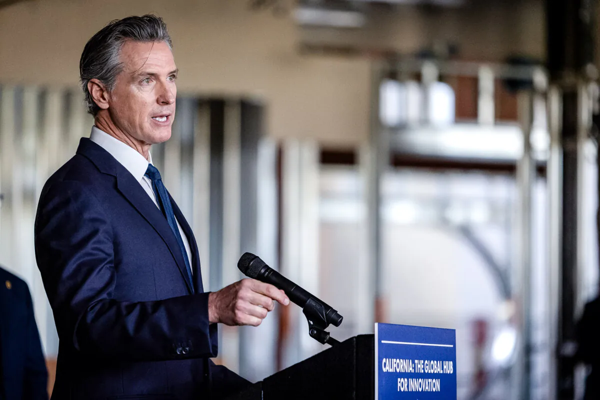California Governor Gavin Newsom speaks in Los Angeles, Calif., on Jan. 3, 2023. (John Fredricks/The Epoch Times)