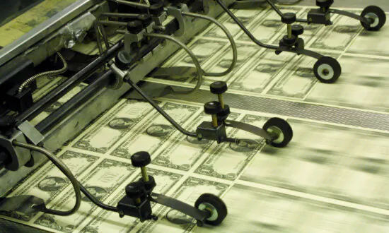 National Debt Interest Payments 76 Percent of June’s Total Personal Tax Revenue; Southwest Dropping Open Seating Policy | Business Matters Full Broadcast (July 25)