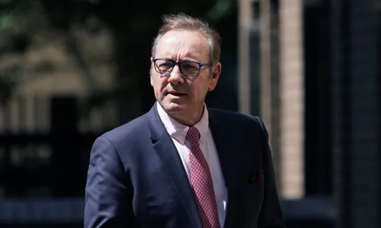 Kevin Spacey’s Waterfront Baltimore Condo Sold at Auction After Foreclosure