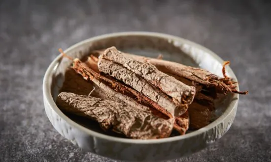 Slippery Elm Bark Soothes Inflamed GI Tract
