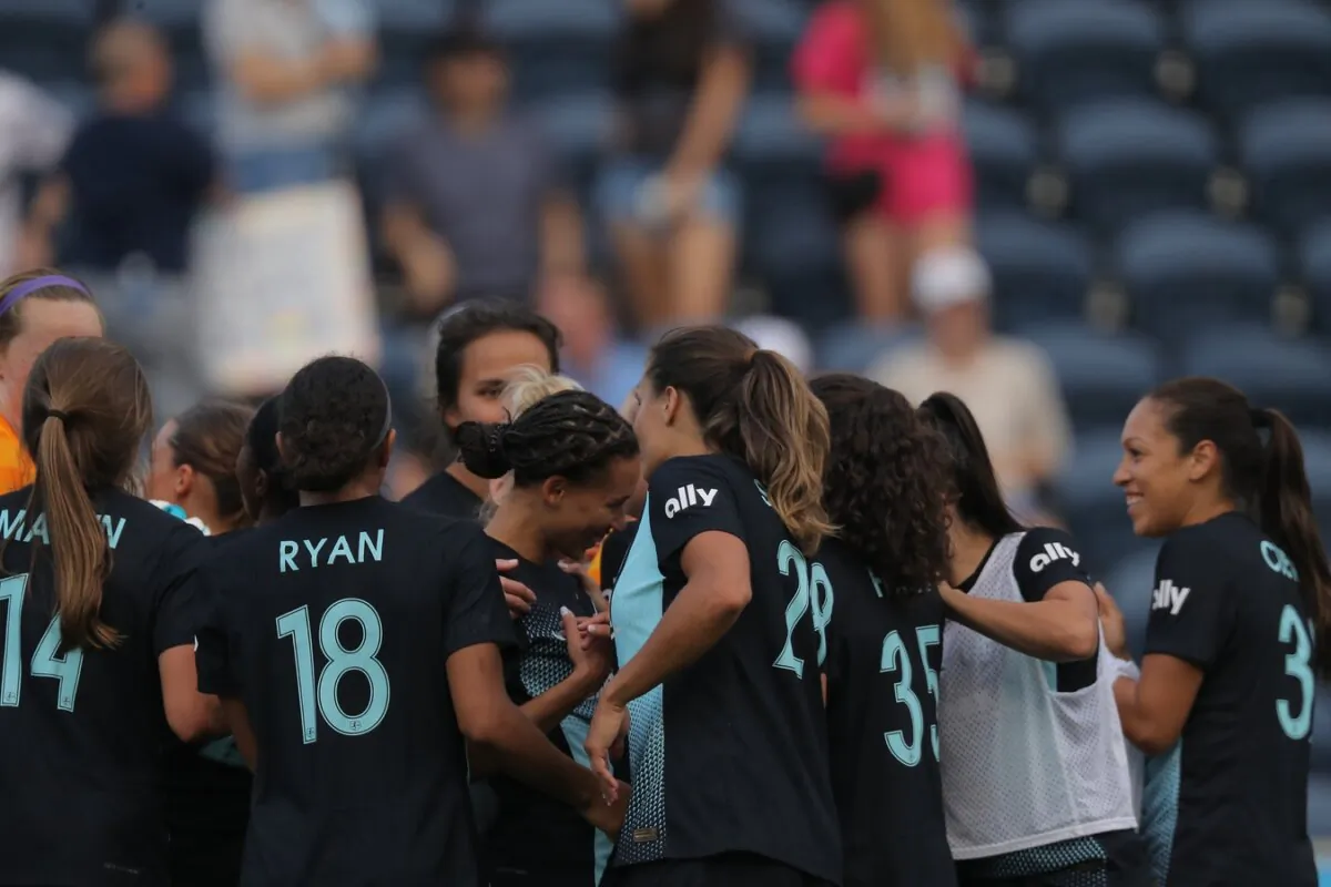 The NJ/NY Gotham FC celebrate defeating The Chicago Red Stars in Bridgeview, Illi., on Jul 20, 2024. (Melissa Tamez/USA TODAY Sports